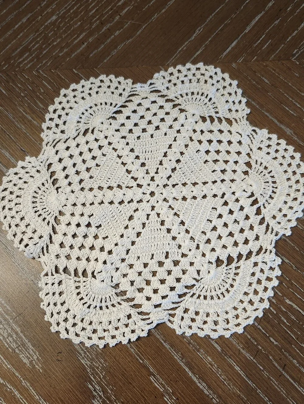 Vintage Handmade Crochet Doily Off-White Fan-Like Pattern Edge 7
